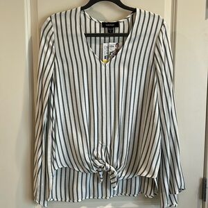 NWT Karen Kane Flare Sleeve Top